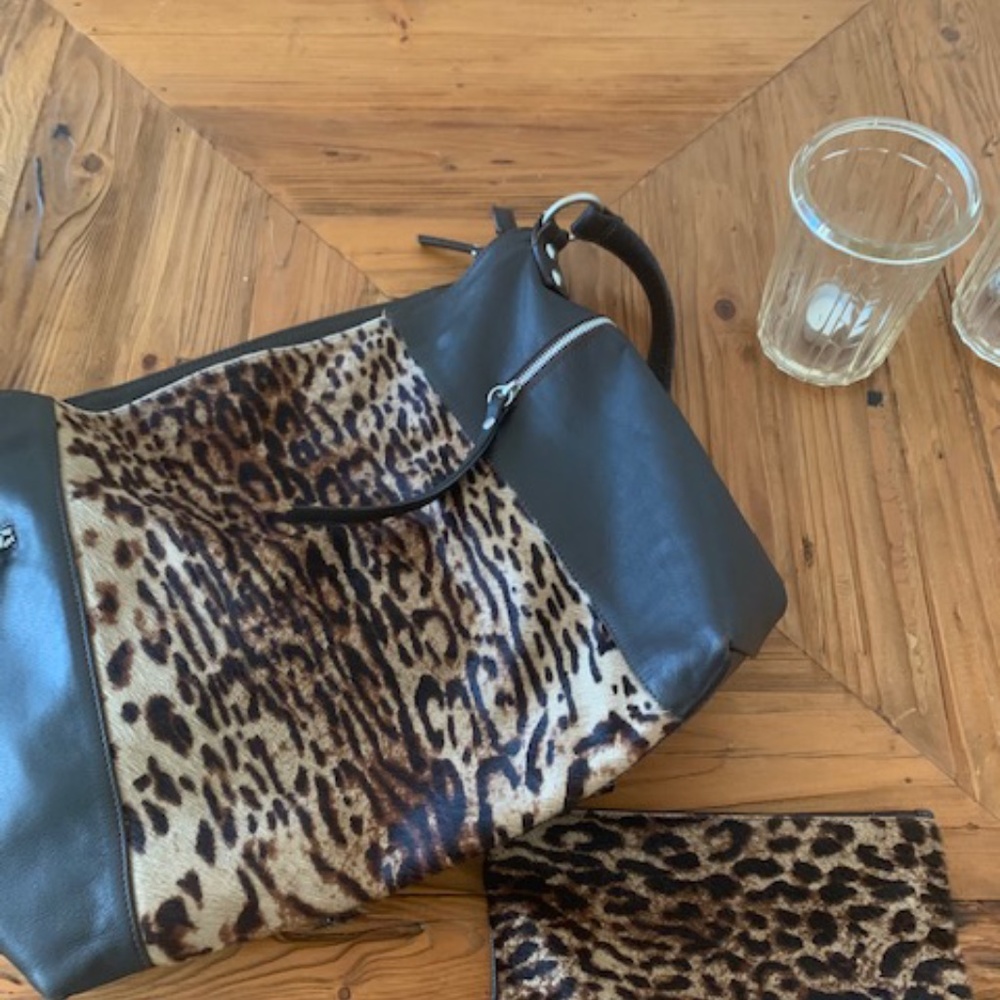 Cowhide Pouch Bag-Made in Italy - Picture 4 of 5